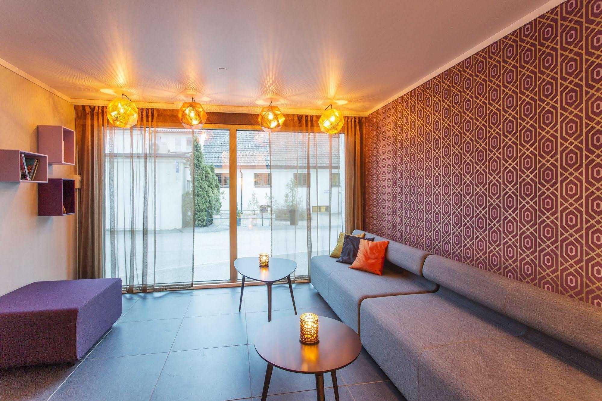 Hotell Vic Пошгрун Екстериор снимка