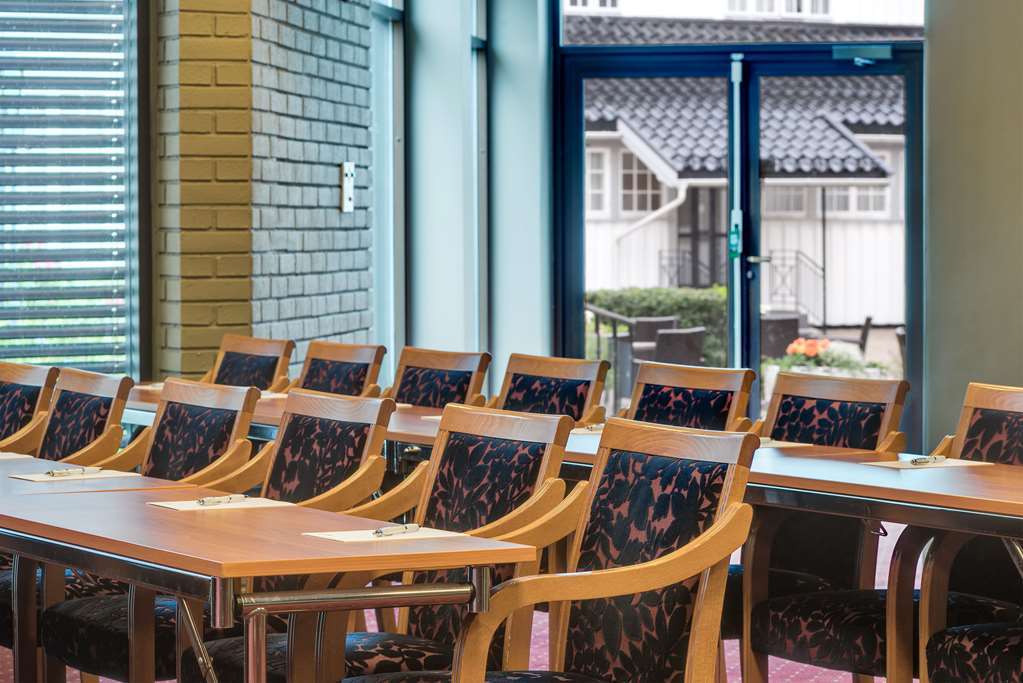 Hotell Vic Пошгрун Съоръжения снимка